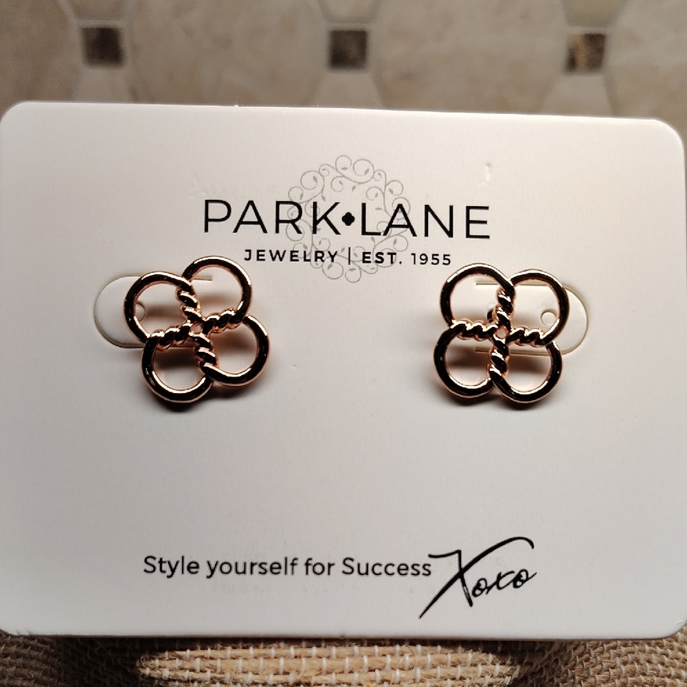 4/$50 Park Lane Rose Gold Clover Earrings